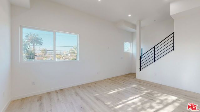 1509 S Cloverdale Avenue, Los Angeles, CA 90019