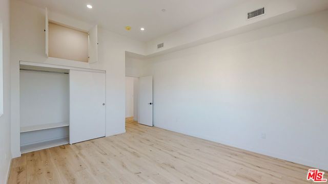 1509 S Cloverdale Avenue, Los Angeles, CA 90019