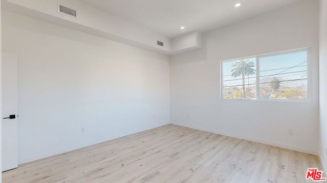 1509 S Cloverdale Avenue, Los Angeles, CA 90019