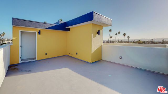 1509 S Cloverdale Avenue, Los Angeles, CA 90019