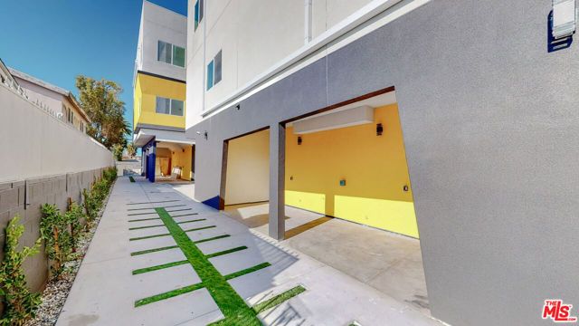 1509 S Cloverdale Avenue, Los Angeles, CA 90019