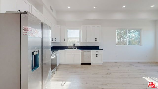 1509 S Cloverdale Avenue, Los Angeles, CA 90019