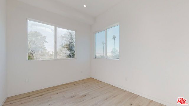 1509 S Cloverdale Avenue, Los Angeles, CA 90019