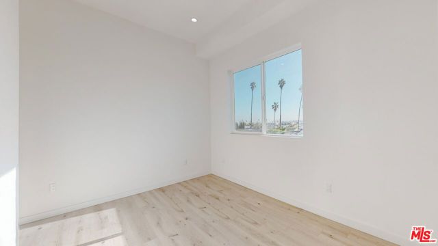 1509 S Cloverdale Avenue, Los Angeles, CA 90019