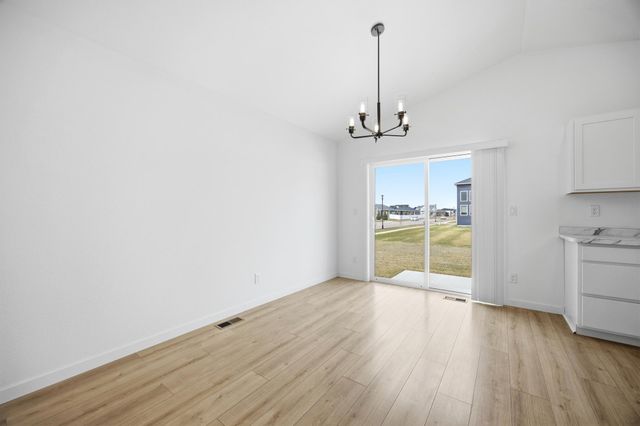 2595 72 Avenue S, Fargo, ND 58104