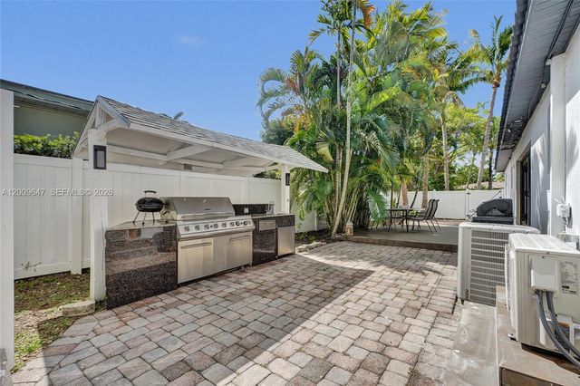 707 N 13 AVENUE, Hollywood, FL 33019