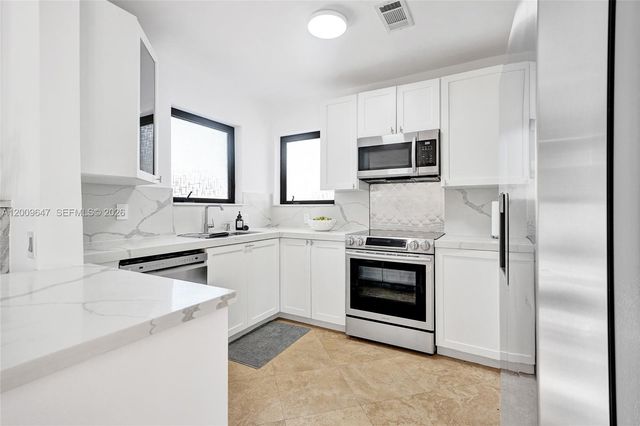 707 N 13 AVENUE, Hollywood, FL 33019