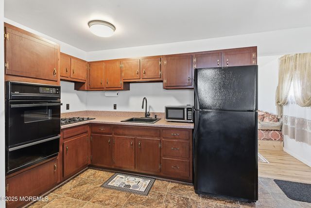 11 Forest Valley Drive, Toms River, NJ 08755