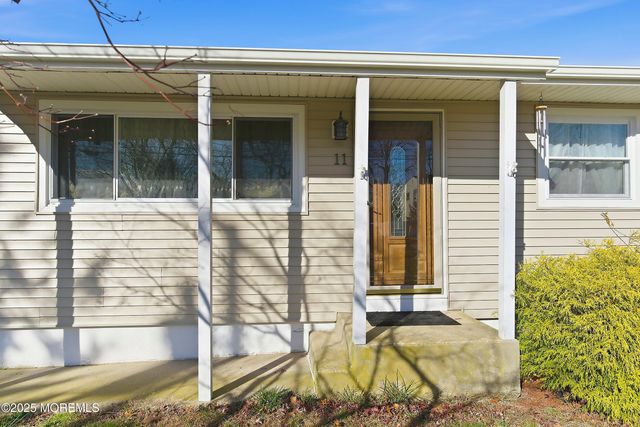 11 Forest Valley Drive, Toms River, NJ 08755