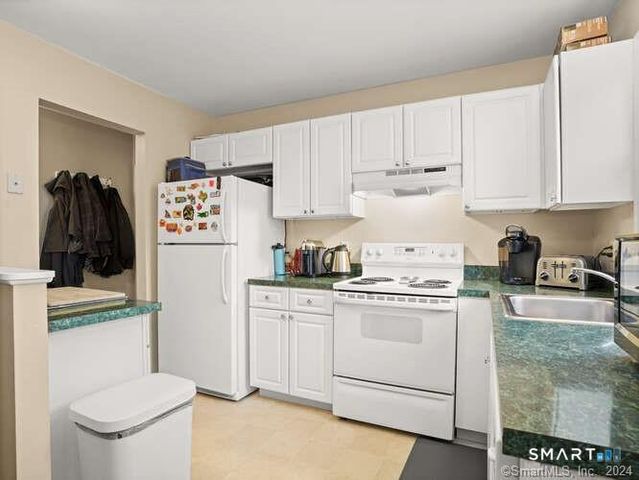 89 Carriage Path South 89, Milford, CT 06460