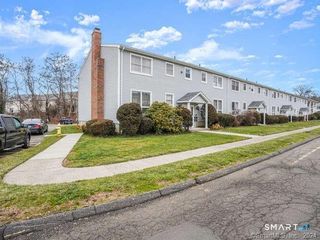 89 Carriage Path South 89, Milford, CT 06460