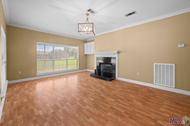 9091 Lockhart Rd, Denham Springs, LA 70726