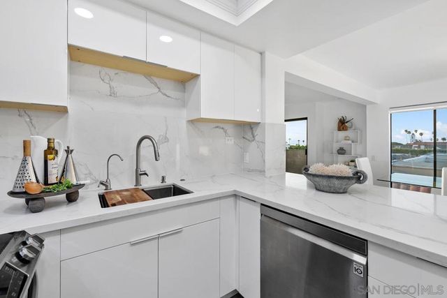 7550 Eads Ave 307, La Jolla, CA 92037