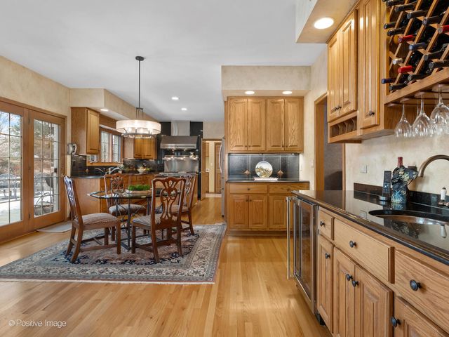 15W601 81st Street, Burr Ridge, IL 60527