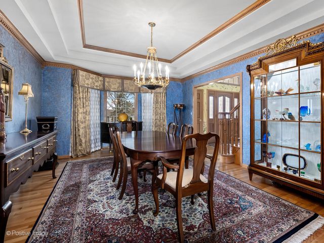 15W601 81st Street, Burr Ridge, IL 60527