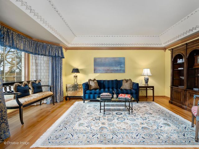 15W601 81st Street, Burr Ridge, IL 60527