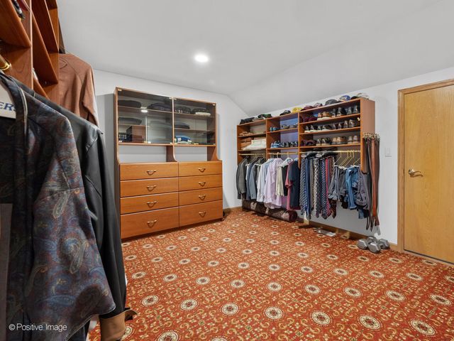 15W601 81st Street, Burr Ridge, IL 60527