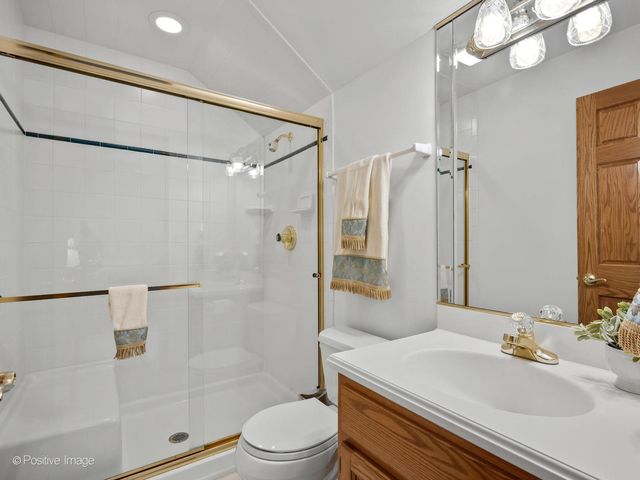 15W601 81st Street, Burr Ridge, IL 60527