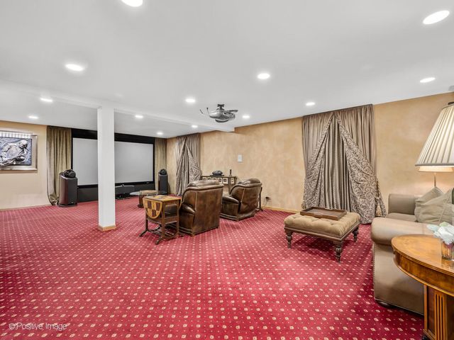 15W601 81st Street, Burr Ridge, IL 60527