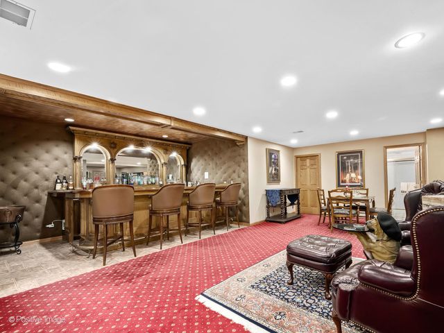 15W601 81st Street, Burr Ridge, IL 60527