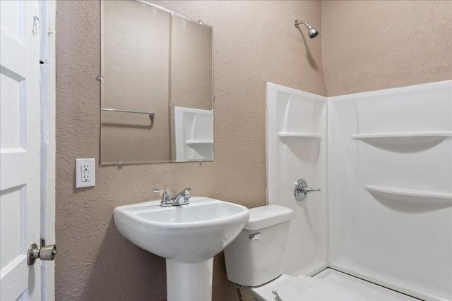 2327 N Lexington Avenue, Springfield, MO 65803