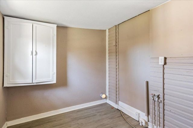 2327 N Lexington Avenue, Springfield, MO 65803