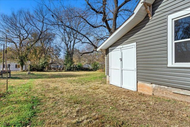 2327 N Lexington Avenue, Springfield, MO 65803