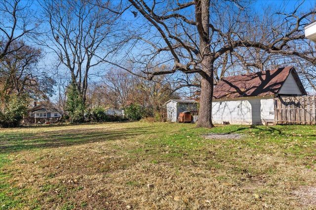 2327 N Lexington Avenue, Springfield, MO 65803