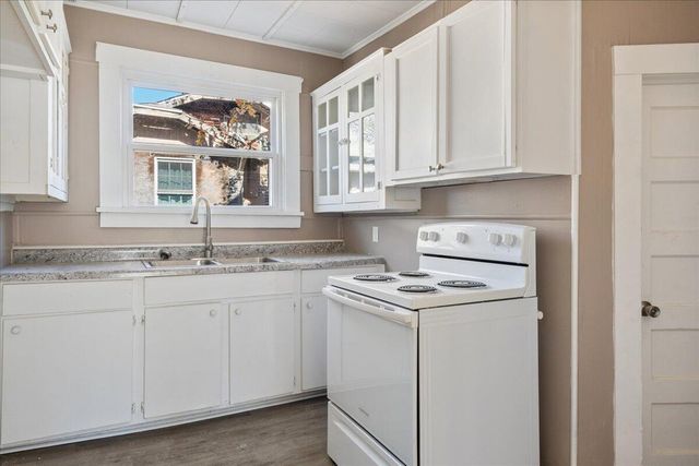 2327 N Lexington Avenue, Springfield, MO 65803