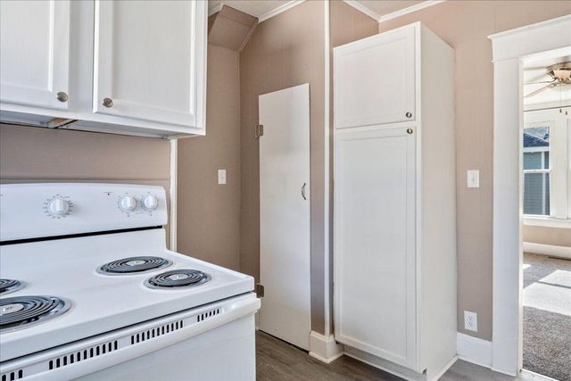 2327 N Lexington Avenue, Springfield, MO 65803