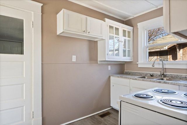 2327 N Lexington Avenue, Springfield, MO 65803