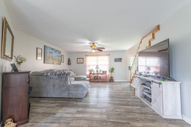 207 Clover Pointe Drive, Somerset, KY 42503