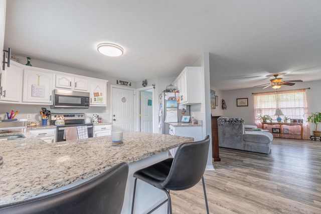 207 Clover Pointe Drive, Somerset, KY 42503