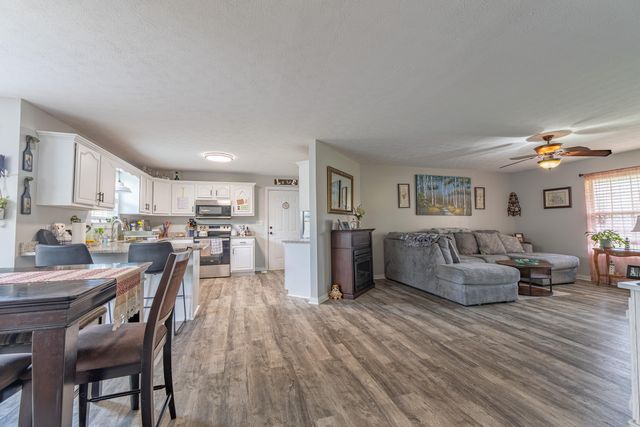 207 Clover Pointe Drive, Somerset, KY 42503