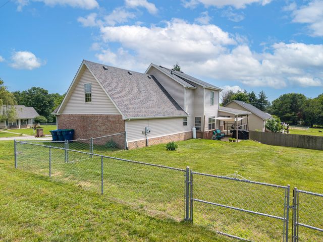 207 Clover Pointe Drive, Somerset, KY 42503