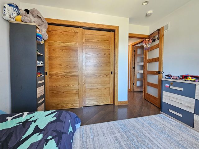 126 Borris Circle, Streamwood, IL 60107