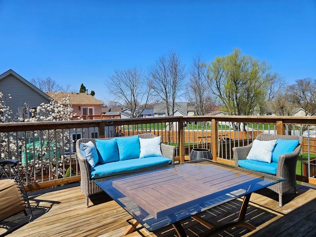 126 Borris Circle, Streamwood, IL 60107