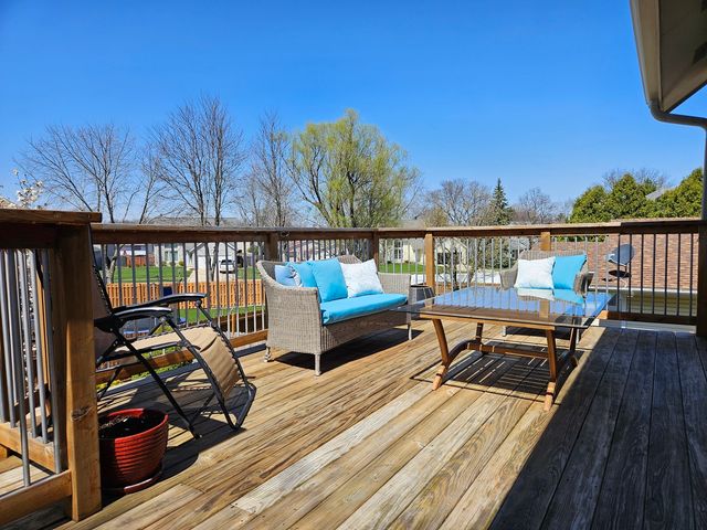 126 Borris Circle, Streamwood, IL 60107