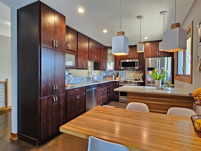 126 Borris Circle, Streamwood, IL 60107