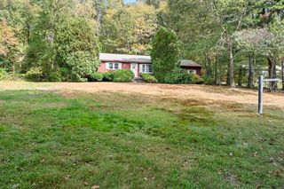 8 Galloway Rd, Chelmsford, MA 01824