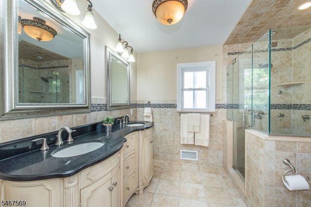 11 Flanders Dr, Montville Twp., NJ 07058
