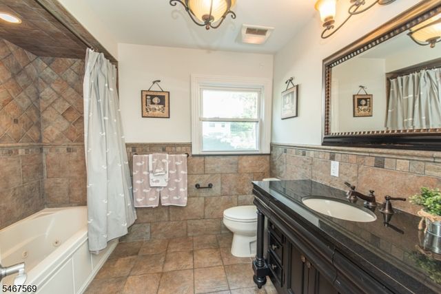 11 Flanders Dr, Montville Twp., NJ 07058