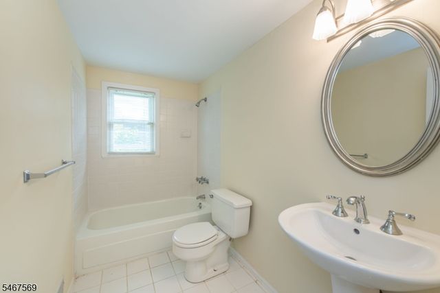 11 Flanders Dr, Montville Twp., NJ 07058