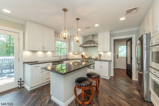 11 Flanders Dr, Montville Twp., NJ 07058