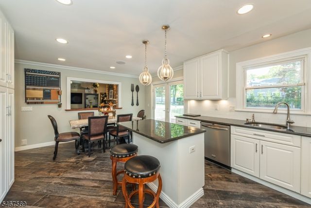 11 Flanders Dr, Montville Twp., NJ 07058
