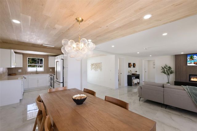 214 85TH STREET, Holmes Beach, FL 34217