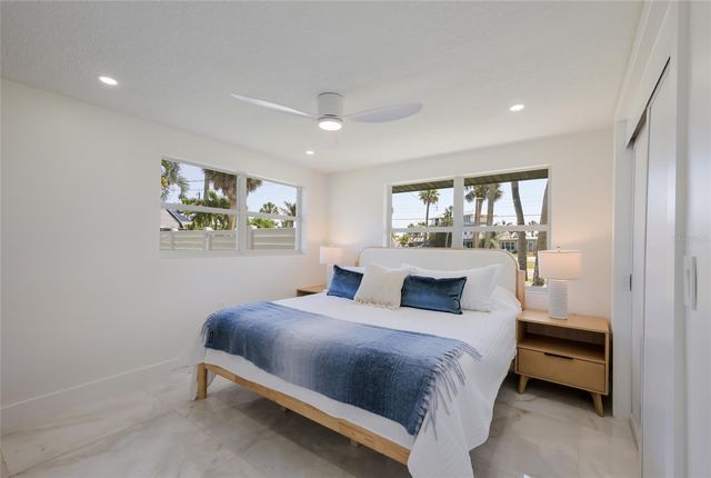 214 85TH STREET, Holmes Beach, FL 34217