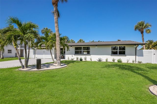214 85TH STREET, Holmes Beach, FL 34217