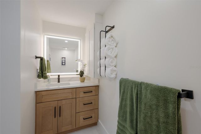 214 85TH STREET, Holmes Beach, FL 34217