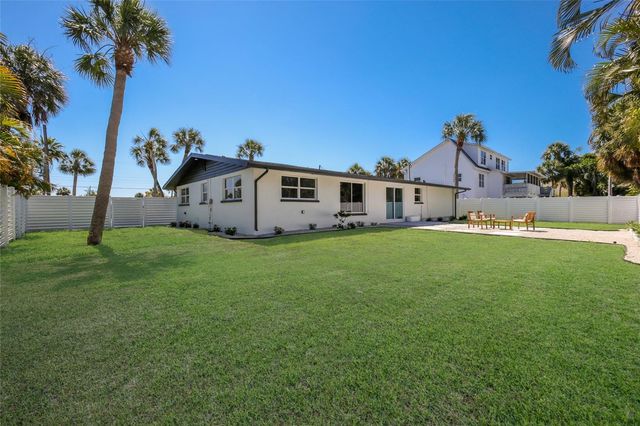 214 85TH STREET, Holmes Beach, FL 34217